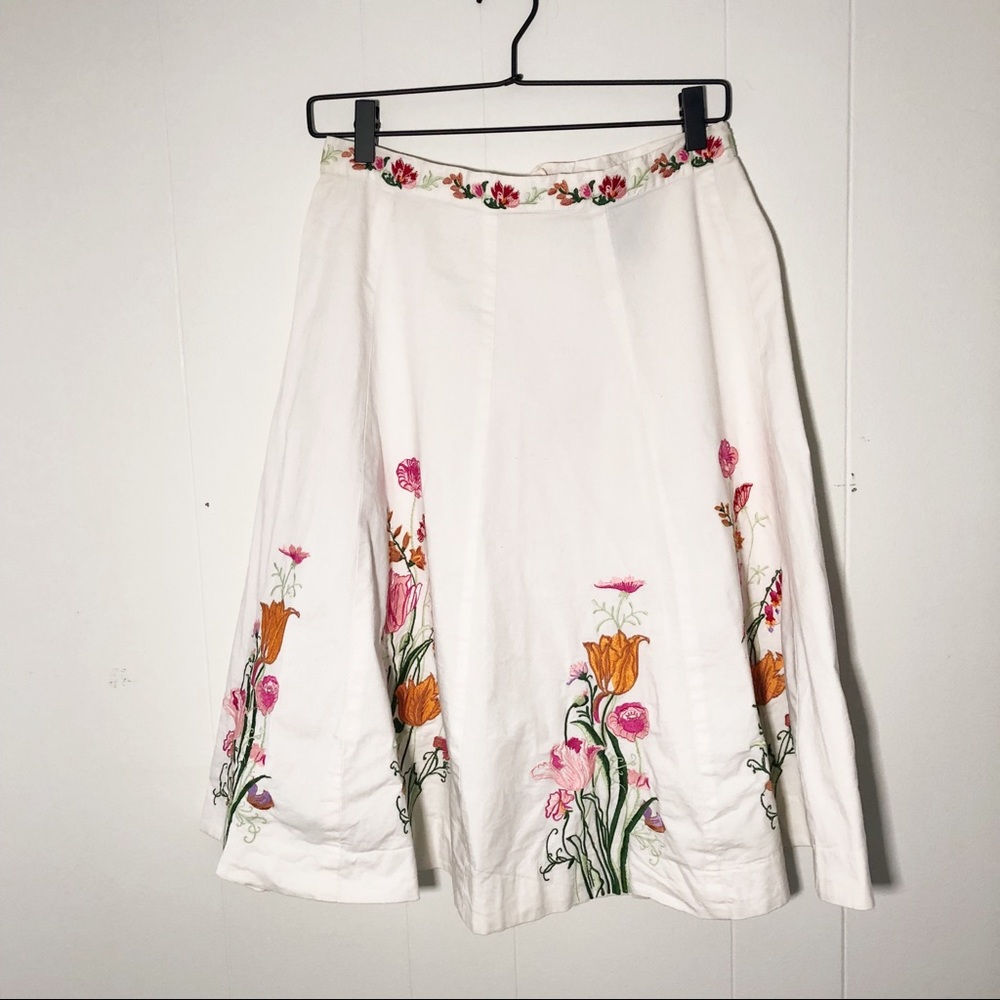 Persaman NY White Floral Embroidered Gored Skirt